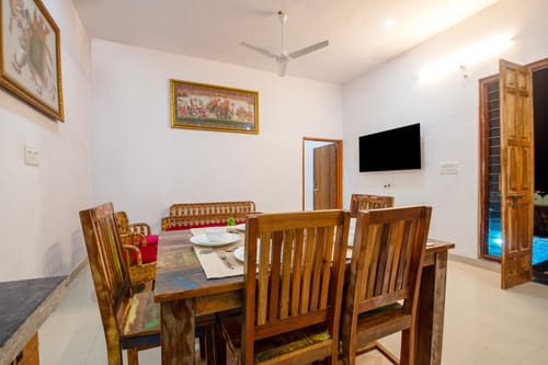 Colonel Retreat | 3-BHK Hideaway with Private Pool & Gardens Near Ubeshwar Mahadev Temple – 3 bedroom villa in Udaipur, Rajasthan