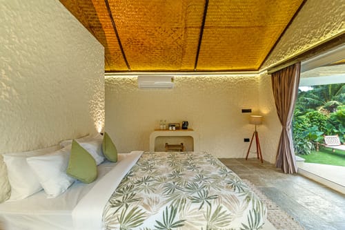 Malai | 1 Suite With Private Garden, Sit out, & Plunge Pool | 15 Mins from Panch Ratnas – 1 bedroom villa in Chennai, Tamil Nadu