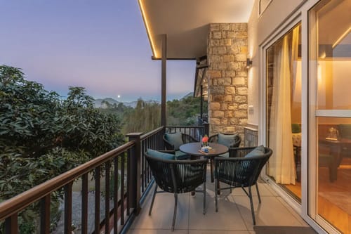 Willowdale ~ Duplex Suite – 4 bedroom villa in Bhimtal, Uttarakhand