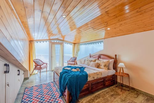 Pinehill Manor | Scenic Hillside 6-BHK Hideaway With Garden, Patio & Gazebo – 6 bedroom villa in Kasauli, Himachal Pradesh