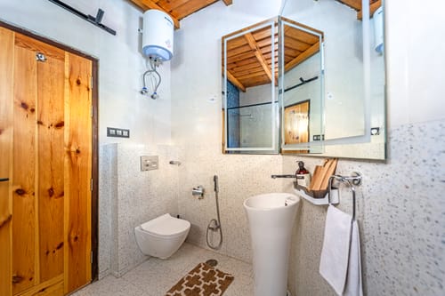 Casa Gaula | 4-BHK Cottage with  Lawn and Outdoor Sit-Out | 20 mins away from Bhimtal Lake – 4 bedroom villa in Bhimtal, Uttarakhand