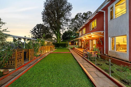 Standard King bed Lakshmi Retreat - Kotagiri – 4 bedroom villa in Ooty, Tamil Nadu