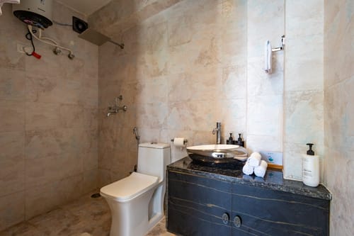 Kuber Vatika | 6-BHK Pet-friendly Villa with Private Pool and Garden Sit Out Area – 6 bedroom villa in Jaipur, Rajasthan
