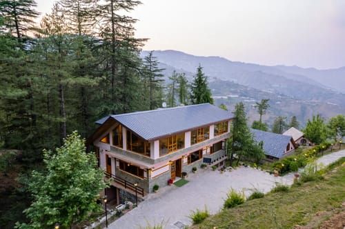 Oakwood Cottage – 2 bedroom villa in Shimla, Himachal Pradesh