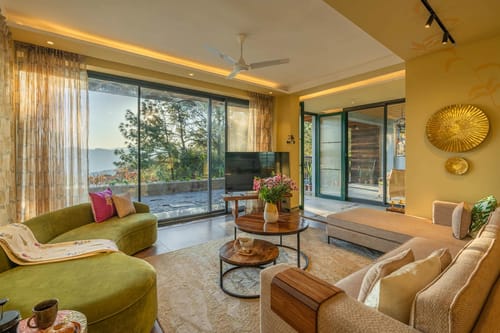 Thelma & Louise  W/ Outdoor Jacuzzi – 6 bedroom villa in Kasauli, Himachal Pradesh