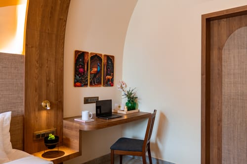 Tanira Farms Moonrise | Contemporary Pet- friendly Igloo Cottage with Pool, Bar and Garden – 1 bedroom villa in Bengaluru, Karnataka