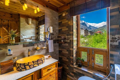 ChaletShanagManali- 4 BR Chalet