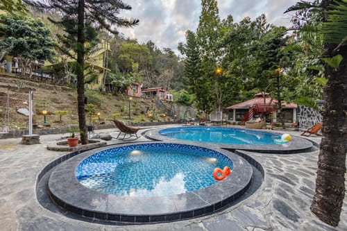Zephyr Stoneva | Peaceful Mountain Retreat With Pool, Gym & Dining – 1 bedroom villa in Mussoorie, Uttarakhand
