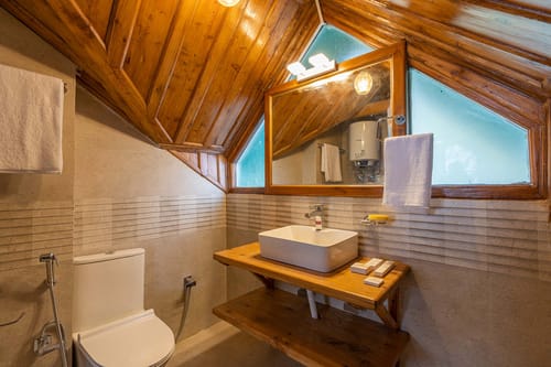 Nau Nabh Cottage – 6 bedroom villa in Shimla, Himachal Pradesh