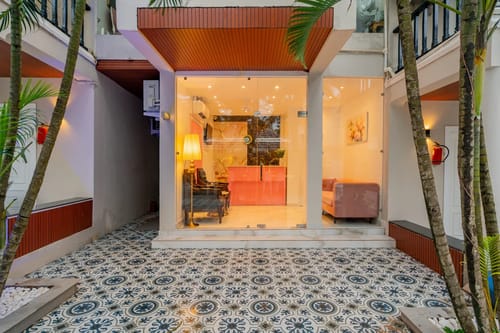 Emperor Ozran | 2-BHK Retreat With Balconies, Restaurant & Bar