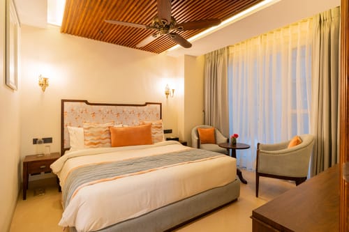 Royce Cottage | Luxe Hilltop 4-BHK Retreat With Indoor Bar, Terrace & Scenic Views