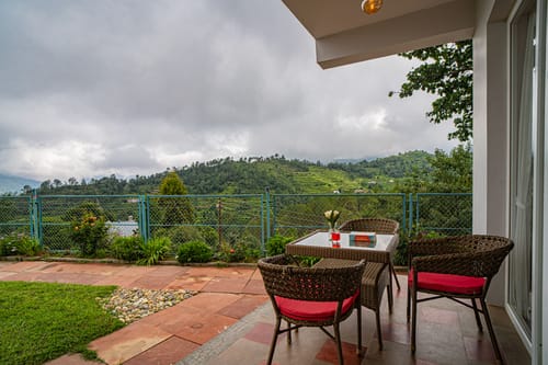 Adrushya | Charming 2-BHK with In-House Karaoke & Restaurant – 2 bedroom villa in Mukteshwar, Uttarakhand