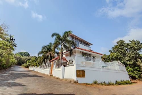 Villa Sunbird – 3 bedroom villa in North Goa, Goa