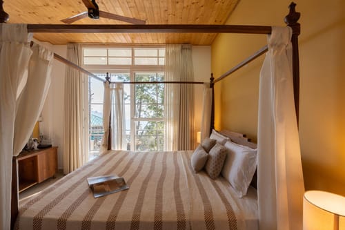 Crescent Peak W/Jacuzzi – 3 bedroom villa in Kasauli, Himachal Pradesh