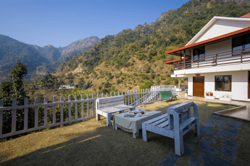 Madhuram Villa | Hillside Pet-Friendly 1-BHK Getaway With Attic, Balcony & Garden – 1 bedroom villa in Dehradun, Uttarakhand
