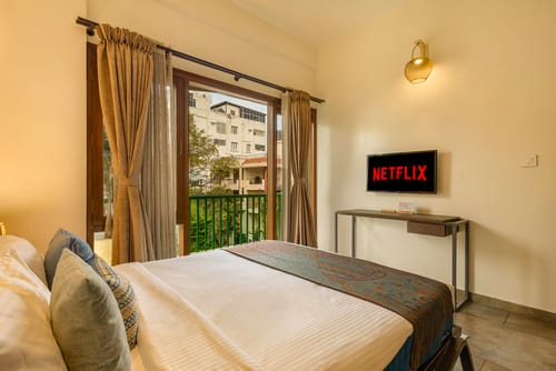 The Jazminn Alloyhall | 3-BHK Pet-friendly Apartment with Balcony | Near Bengaluru Palace – 3 bedroom villa in Bengaluru, Karnataka