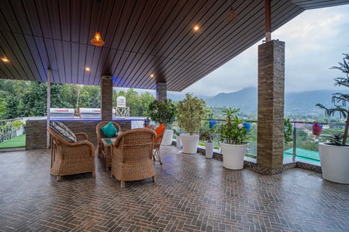 Sky Paradise | Pet-friendly 3-BHK Retreat With Gaming Zone, Home Theatre & Rooftop Gazebo – 3 bedroom villa in Dehradun, Uttarakhand