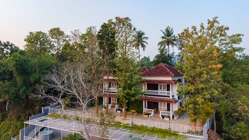 Vintage Retreat | 5-BHK Riverfront Heritage Villa With Speed Boat, Ayurvedic Spa & Cultural-Themed Rooms Near Malayattoor – 5 bedroom villa in Kochi, Kerala