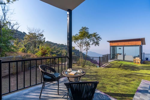 3 Rooms @ Savara w/ Heated Infinity Pool and Jacuzzi Villa in Kasauli
 – 3 bedroom villa in Kasauli, Himachal Pradesh