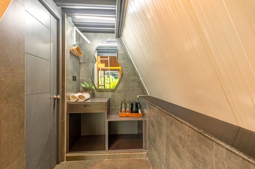 Inara Retreat | Pet-Friendly 1- Cottage with a Mezzanine Loft, Shared Pool, and Garden – 1 bedroom villa in Bengaluru, Karnataka