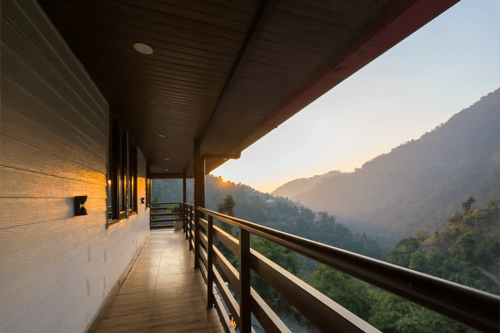 Madhuram Villa | Pet-Friendly 5-BHK Hillside Retreat With Garden & Balcony – 5 bedroom villa in Dehradun, Uttarakhand