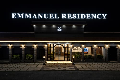 Emmanuel Residency | Deluxe Stay, Close to Metro Station, Lulu Mall & arine Drive, Kochi – 1 bedroom villa in Kochi, Kerala
