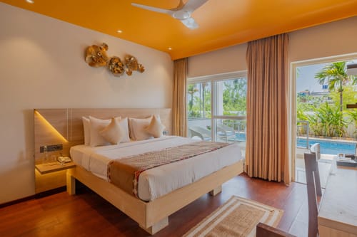 Gracias Bleu | 1-Room Retreat With Sea Views, Common Pool, & Restro Close to Ashwem Beach – 1 bedroom villa in North Goa, Goa