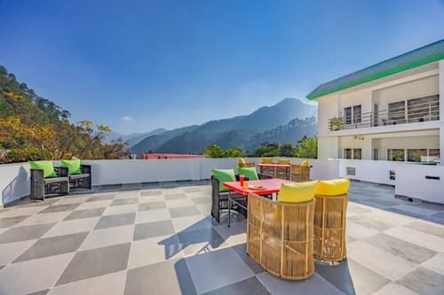 Kingdom Heartz |  Cosy Pet-friendly Studio Apartment With Balcony, Common Pool, Common Garden & Restaurant – 1 bedroom villa in Nainital, Uttarakhand