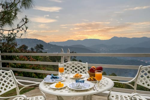 Bellevue w/ Outdoor Jacuzzi – 3 bedroom villa in Kasauli, Himachal Pradesh