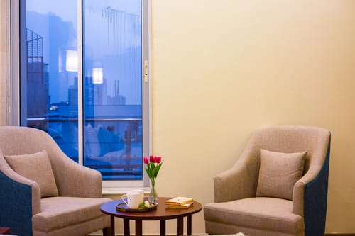 Eternal Oasis City View Suite | Elegant 1-Room Retreat With Restaurant, Banquet Hall & Lift – 1 bedroom villa in Delhi-ncr, Haryana