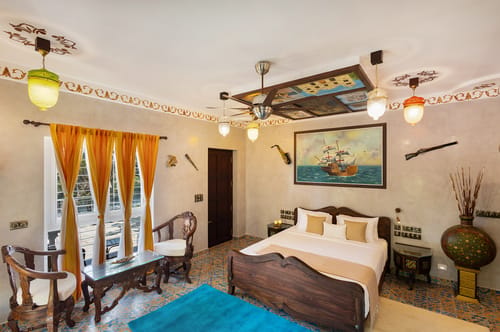 Vintage Retreat | 5-BHK Riverfront Heritage Villa With Speed Boat, Ayurvedic Spa & Cultural-Themed Rooms Near Malayattoor – 5 bedroom villa in Kochi, Kerala