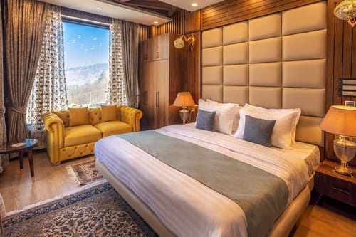 Frozen Fall - Tangmarg w/ Breakfast Included