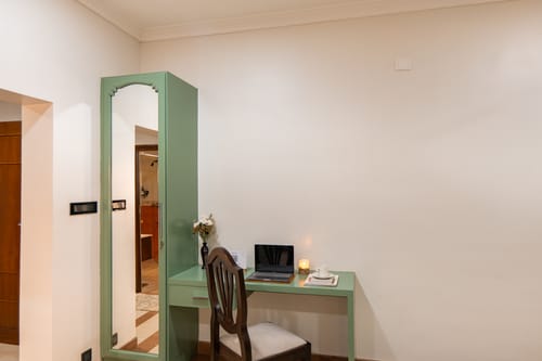 Valiyaveetil Mansion | 5-BHK Mansion With Private Pool, Home Theatre, Garden & Lift | Near New Marine Drive – 5 bedroom villa in Kochi, Kerala