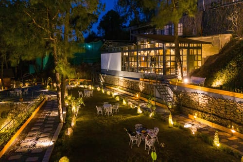 Sirmour Baag Cherry | A Pet-Friendly Cottage With Balcony, Common Garden & Restaurant