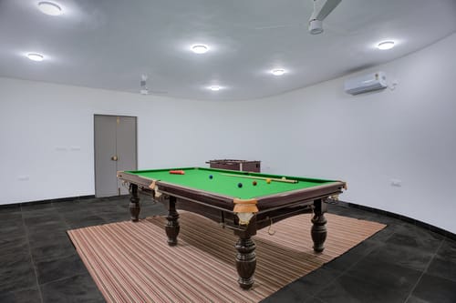 Urvi Terra Luxe Suite | Pet & Eco-friendly Farmstay With Garden, Common Pool & Games Zone – 1 bedroom villa in Bengaluru, Karnataka