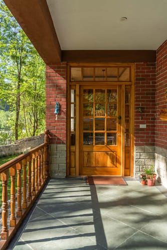 Shamrock Riverfront – 5 bedroom villa in Manali, Himachal pradesh