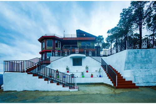 Pine Shadow Flamingo | Pet-friendly Hilltop Suite With Panoramic Views & Restaurant – 1 bedroom villa in Shimla, Himachal Pradesh