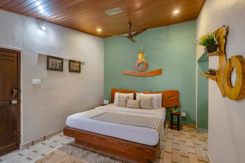 Twisted Tree Together | 2-BHK Pet-Friendly Villa with Shared Pool, Bar & Restaurant – 2 bedroom villa in Coorg, Karnataka
