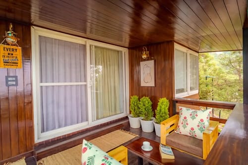 The Pelican - Cottage with private indoor Jacuzzi – 1 bedroom villa in Mussoorie, Uttarakhand