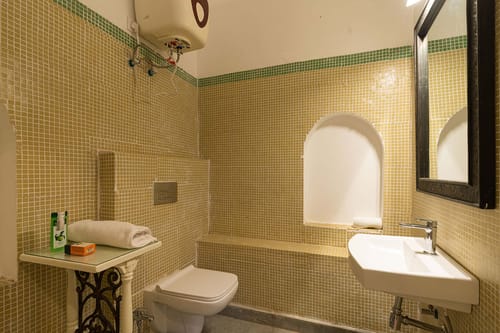 Khohar Haveli - Gurgaon W/ Breakfast Included