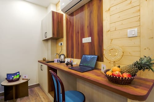 Hillshades Retreat | 6-BHK Villa With Sit-out Area, Private Pool, Restro, Game Zone, Panoramic Hill Views & a Lift – 6 bedroom villa in Kasauli, Himachal Pradesh