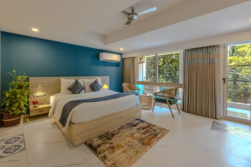 Goan Bliss Premium Room | Aesthetic Suite in a Boutique Resort with Pool, Dining, Library & Serene Tropical Setting – 1 bedroom villa in South Goa, Goa