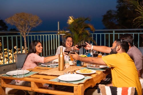 Utopia @ Aykon Estate w/ Outdoor Pool – 8 bedroom villa in Kasauli, Himachal Pradesh
