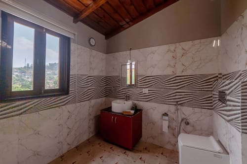 Amara Dawn | 4-BHK | Near Nainital Lake | Hill Views | Pet friendly  – 4 bedroom villa in Nainital, Uttarakhand