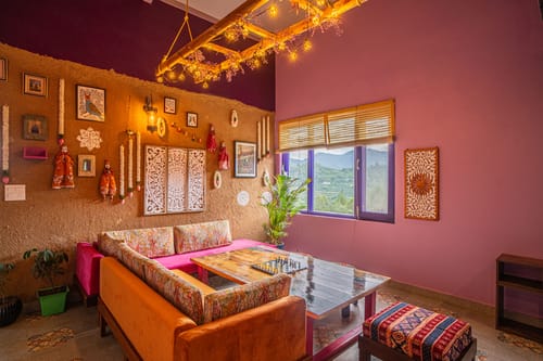 Adrushya | Cosy 1-Room Stay with Hill Views, Karaoke Lounge & Restaurant – 1 bedroom villa in Mukteshwar, Uttarakhand