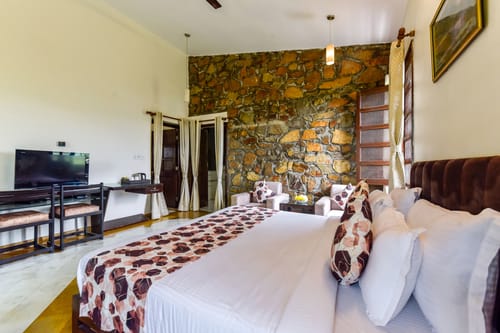 Lake and Hill | Pet-friendly 3-BHK Retreat With Private Pool, Garden, Gazebo & Majestic Aravali Views – 3 bedroom villa in Udaipur, Rajasthan