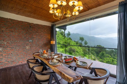 Leopard's Creek w/ Pool – 4 bedroom villa in Kasauli, Himachal Pradesh