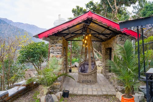 Zephyr Utopia | 1 Premium Room Featuring Shared Pool, Gym & Restaurant With Hill Views – 1 bedroom villa in Mussoorie, Uttarakhand