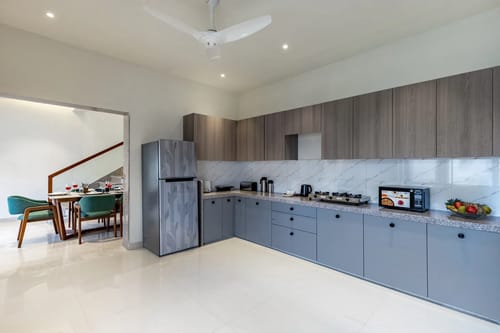 Shourya Zenna | 3-BHK | Pvt Pool & Garden | Terrace | Scenic Views