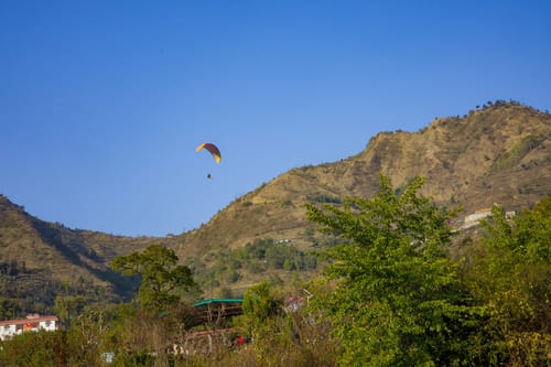 Clouds Nest | 4-BHK Pet-friendly Retreat With Terrace & Hill Views by Naukuchiatal – 4 bedroom villa in Nainital, Uttarakhand